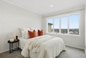 Standalone 4 beds + study room 3.5 baths house with garage, easy access to shops, schools, motorway access, 1.1 kmto Chapel Downs School, 2.1 km to Ormiston Senior College, 2.2 km to Ormiston Junior College, 5 Panakenake Way, Flat Bush, Auckland