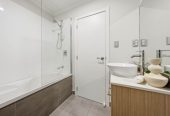 Standalone 4 beds + study room 3.5 baths house with garage, easy access to shops, schools, motorway access, 1.1 kmto Chapel Downs School, 2.1 km to Ormiston Senior College, 2.2 km to Ormiston Junior College, 5 Panakenake Way, Flat Bush, Auckland