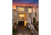 Standalone 4 beds + study room 3.5 baths house with garage, easy access to shops, schools, motorway access, 1.1 kmto Chapel Downs School, 2.1 km to Ormiston Senior College, 2.2 km to Ormiston Junior College, 5 Panakenake Way, Flat Bush, Auckland