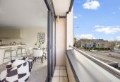 Must sell, Overseas Owner, Double Grammar school zone, 57m2 1 bed 1 bath apartment, A rare highlight is secure tandem parking for two vehicles, plus excellent storage, close to shops, 0.6 km to Parnell School, 1.7 km to Auckland Grammar, 2.1 km to Epsom Girls’ Grammar School, 7/387 Parnell Road, Parnell, Auckland