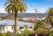 809m2 section, 200m2 Brick and tile 4 beds 1.5 baths house with garage, close to schools, shops, 1 km to Glenavon School, 1.4 km to Avondale College, 210 Blockhouse Bay Road, Avondale, Auckland