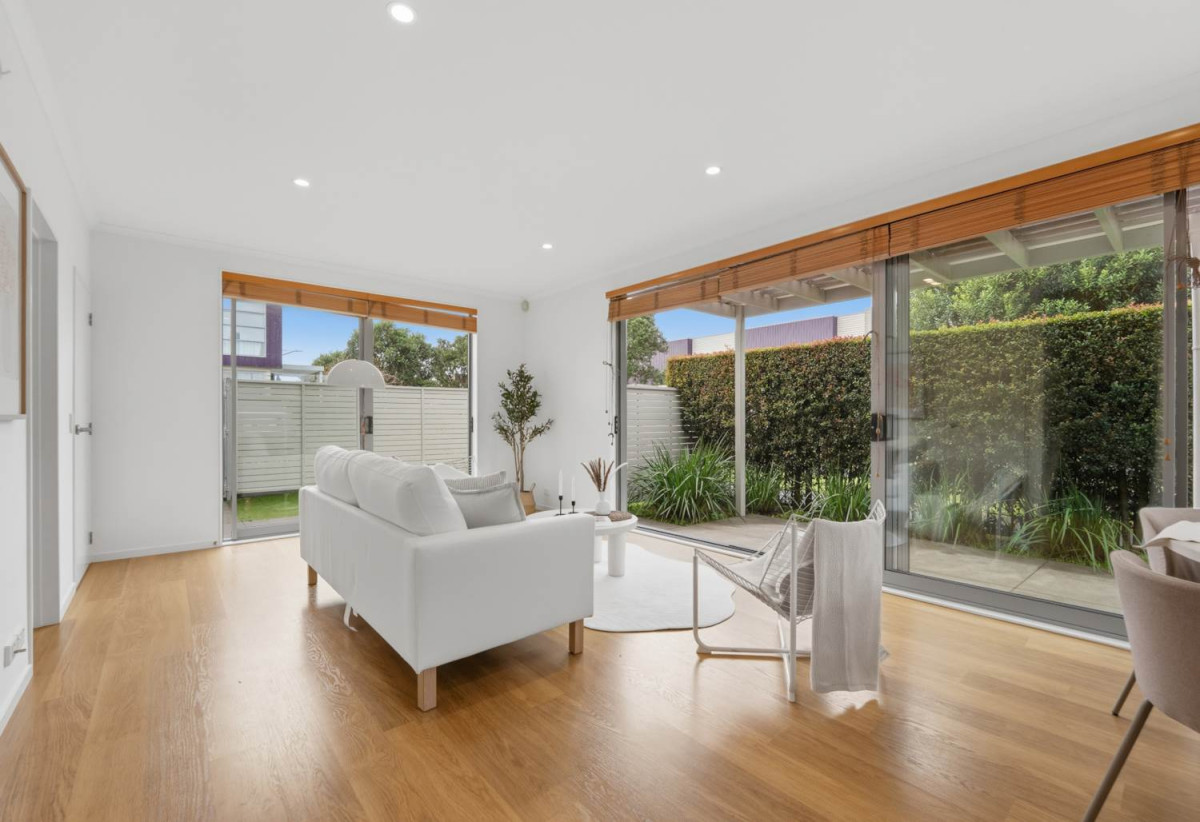 Built by Fletcher Living, Freehold 3 beds 2.5 baths home with garage, close to shops, supermarkets, 0.2 km to Stonefields School, 10 Flax Place, Stonefields, Auckland