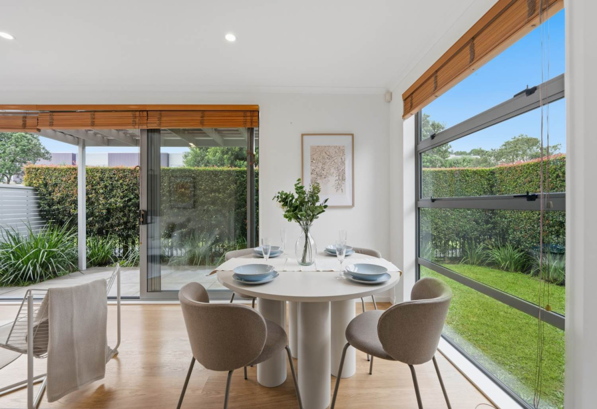 Built by Fletcher Living, Freehold 3 beds 2.5 baths home with garage, close to shops, supermarkets, 0.2 km to Stonefields School, 10 Flax Place, Stonefields, Auckland