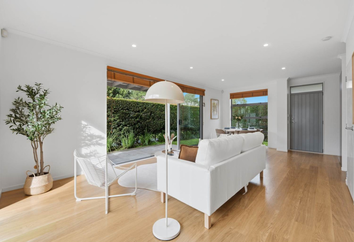 Built by Fletcher Living, Freehold 3 beds 2.5 baths home with garage, close to shops, supermarkets, 0.2 km to Stonefields School, 10 Flax Place, Stonefields, Auckland
