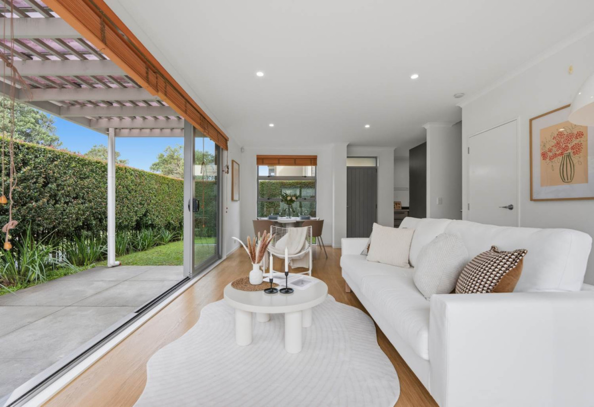 Built by Fletcher Living, Freehold 3 beds 2.5 baths home with garage, close to shops, supermarkets, 0.2 km to Stonefields School, 10 Flax Place, Stonefields, Auckland