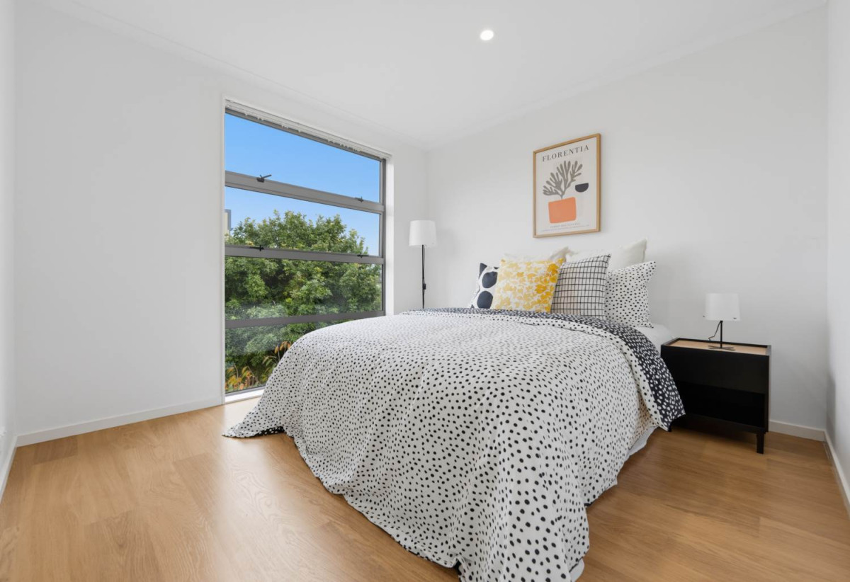 Built by Fletcher Living, Freehold 3 beds 2.5 baths home with garage, close to shops, supermarkets, 0.2 km to Stonefields School, 10 Flax Place, Stonefields, Auckland