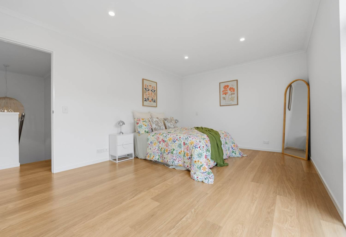 Built by Fletcher Living, Freehold 3 beds 2.5 baths home with garage, close to shops, supermarkets, 0.2 km to Stonefields School, 10 Flax Place, Stonefields, Auckland