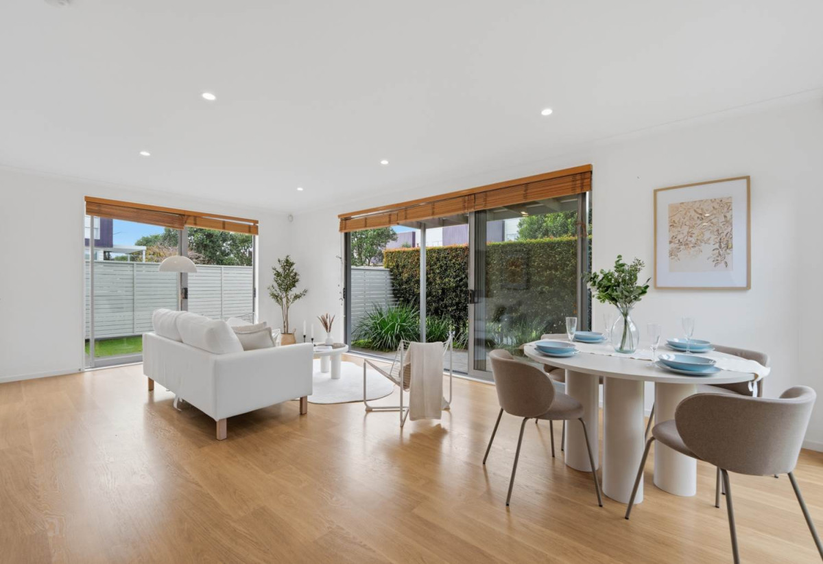Built by Fletcher Living, Freehold 3 beds 2.5 baths home with garage, close to shops, supermarkets, 0.2 km to Stonefields School, 10 Flax Place, Stonefields, Auckland