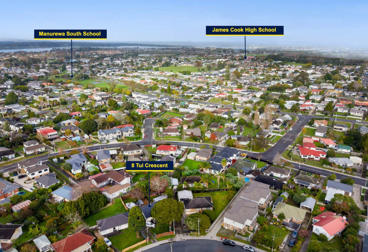 740m² Home or 2,616m² Combined Opportunity, 3 beds 1 bath house with garage, (0 & 12 Tui Crescent, Manurewa are now on the market for sale), Zoned Mixed Housing Urban, close to schools, town centre, 0.5 km to Manurewa South School, 8 Tui Crescent, Manurewa, Auckland