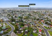 740m² Home or 2,616m² Combined Opportunity, 3 beds 1 bath house with garage, (0 & 12 Tui Crescent, Manurewa are now on the market for sale), Zoned Mixed Housing Urban, close to schools, town centre, 0.5 km to Manurewa South School, 8 Tui Crescent, Manurewa, Auckland