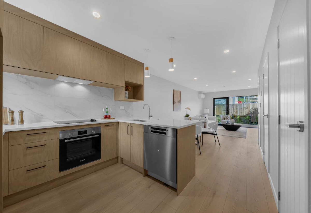 Master Build Guarantee, Brandnew 3 beds 1.5 baths home with car park, close to schools, shops, easy motorway access, 0.4 km to Lincoln Heights School, 27 Awhi Lane, Massey, Auckland