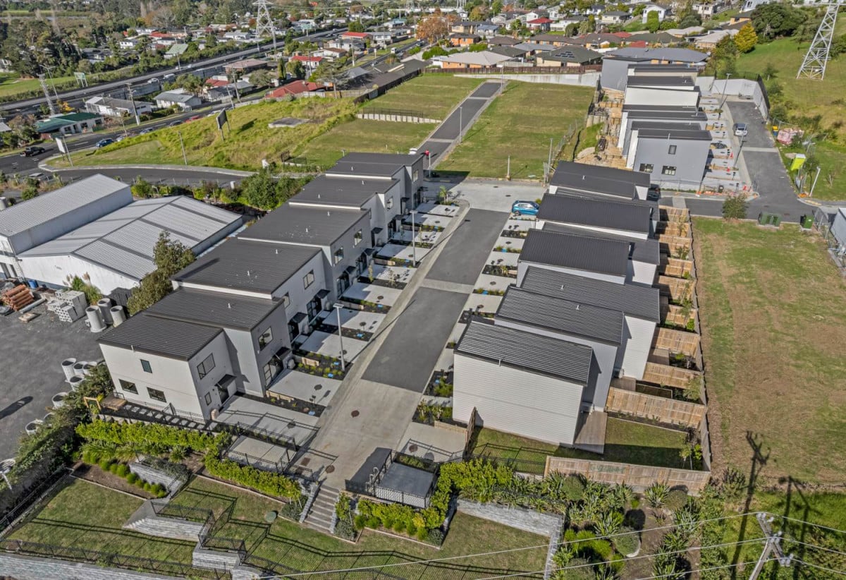 Master Build Guarantee, Brandnew 3 beds 1.5 baths home with car park, close to schools, shops, easy motorway access, 0.4 km to Lincoln Heights School, 27 Awhi Lane, Massey, Auckland