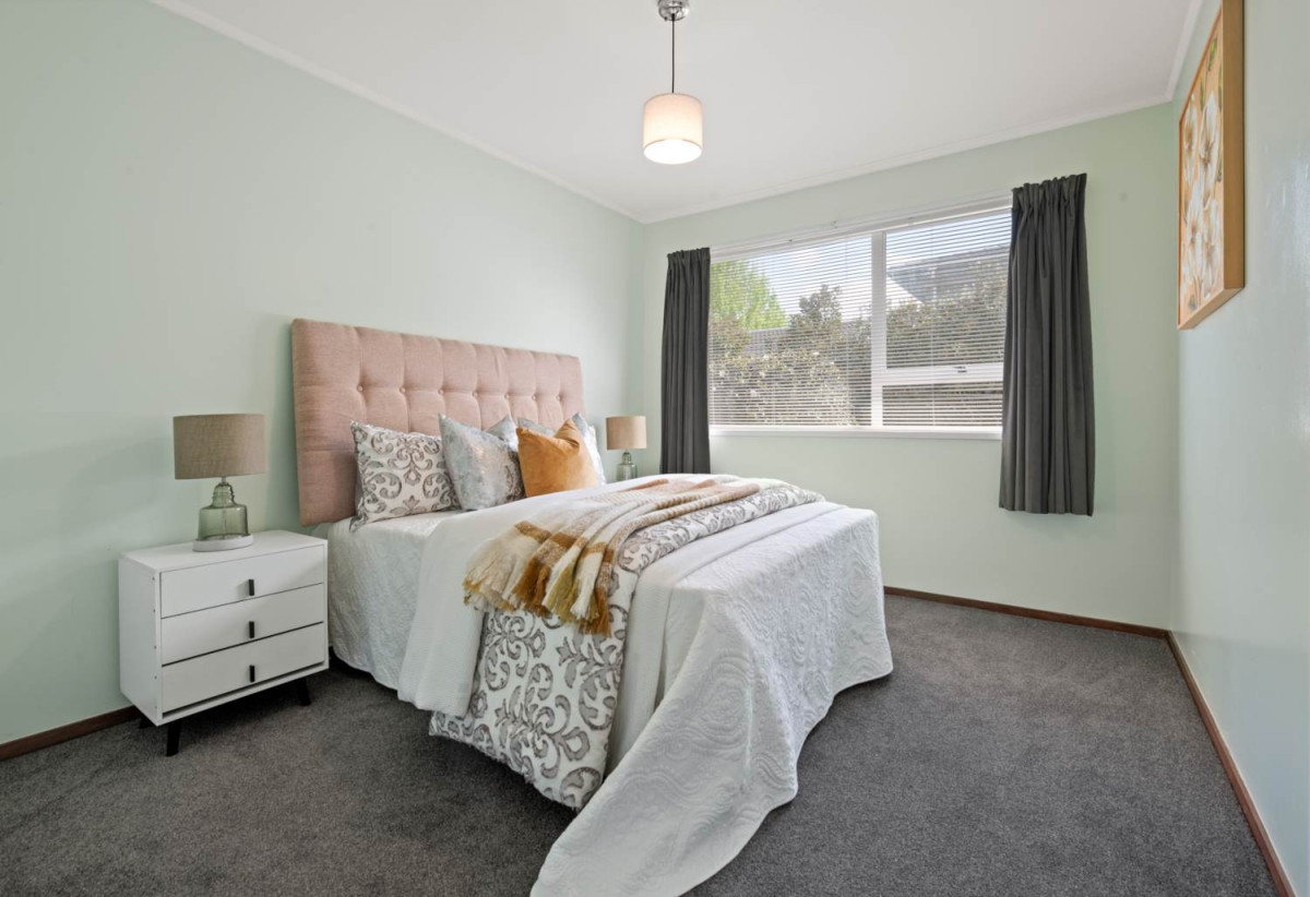 685m2 section, Nearby Botany Downs School, 3 beds + study room 1 bath house with carport and downstairs Renovated rumpus room, Walking distance to the Cascade Walkway,, close to schools, shopping centres, 56 Mirrabooka Avenue, Botany Downs, Auckland