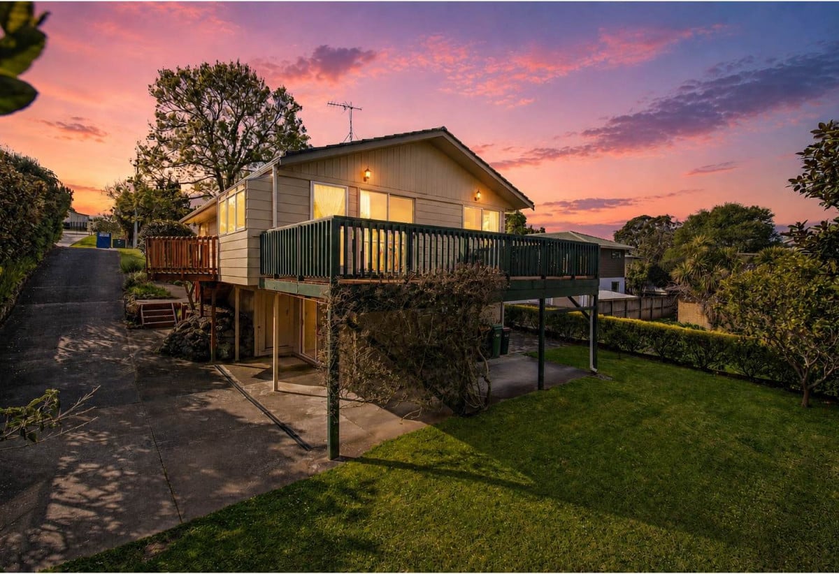 685m2 section, Nearby Botany Downs School, 3 beds + study room 1 bath house with carport and downstairs Renovated rumpus room, Walking distance to the Cascade Walkway,, close to schools, shopping centres, 56 Mirrabooka Avenue, Botany Downs, Auckland