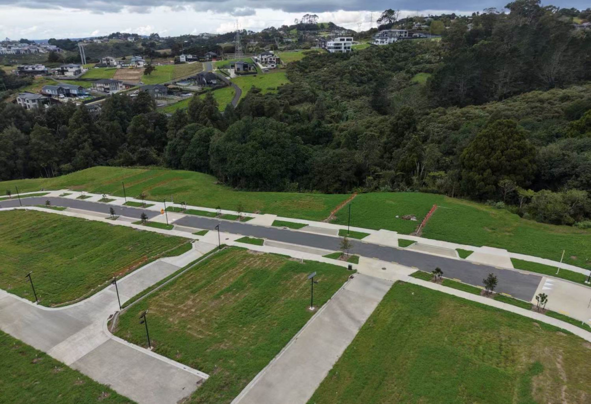 Prime Sections for Buyers Looking to Build Soon, 3.6 km to Ormiston town centre, zoned for Ormiston Junior College, Ormiston Senior College, and a brand-new primary school opening nearby soon. Lots/125c Murphys Park Drive, Flat Bush, Auckland