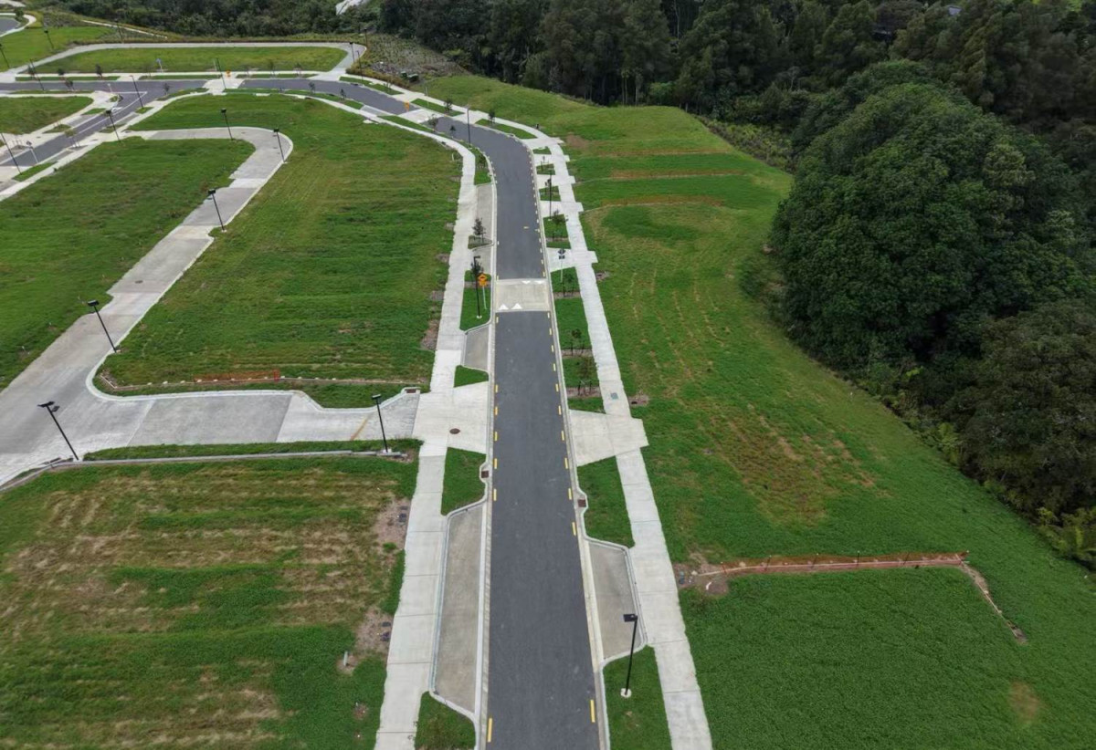 Prime Sections for Buyers Looking to Build Soon, 3.6 km to Ormiston town centre, zoned for Ormiston Junior College, Ormiston Senior College, and a brand-new primary school opening nearby soon. Lots/125c Murphys Park Drive, Flat Bush, Auckland