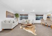 Must sell, Vendor Going Overseas, 4 beds + study area 3 baths house with double garage, close to schools, shopping centres, parks, 0.7 km to Ormiston Senior College and Mission Heights Junior College, 19 Malahide Drive, Flat Bush, Auckland
