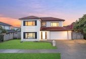 Must sell, Vendor Going Overseas, 4 beds + study area 3 baths house with double garage, close to schools, shopping centres, parks, 0.7 km to Ormiston Senior College and Mission Heights Junior College, 19 Malahide Drive, Flat Bush, Auckland