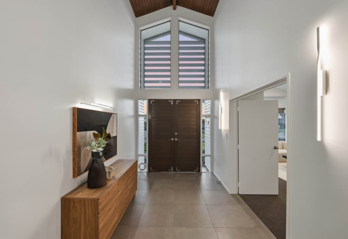 782m2 section, Botany Downs Secondary College zone, Renovated 4 beds 2 baths house with double garage, within easy walking distance to Botany Town Centre, 0.6 km to Point View School, 0.8 km to Botany Downs Secondary College, 3 Balbriggan Rise, Dannemora, Auckland