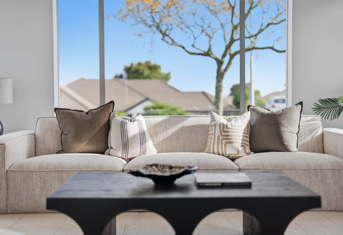 782m2 section, Botany Downs Secondary College zone, Renovated 4 beds 2 baths house with double garage, within easy walking distance to Botany Town Centre, 0.6 km to Point View School, 0.8 km to Botany Downs Secondary College, 3 Balbriggan Rise, Dannemora, Auckland