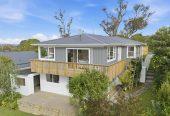 607m2 section, Renovated 4 beds + study room and a Flexi room 2 baths house with garage, 1 bed + Flexi room 1 bath downstairs, close to Glen Innes Train Station, Pak’nSave, town centre, 1.2 km to Selwyn College, 1.9 km to Stonefields School, 14 Felton Mathew Avenue, St Johns, Auckland