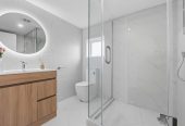 607m2 section, Renovated 4 beds + study room and a Flexi room 2 baths house with garage, 1 bed + Flexi room 1 bath downstairs, close to Glen Innes Train Station, Pak’nSave, town centre, 1.2 km to Selwyn College, 1.9 km to Stonefields School, 14 Felton Mathew Avenue, St Johns, Auckland