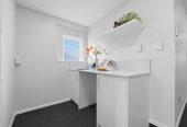 607m2 section, Renovated 4 beds + study room and a Flexi room 2 baths house with garage, 1 bed + Flexi room 1 bath downstairs, close to Glen Innes Train Station, Pak’nSave, town centre, 1.2 km to Selwyn College, 1.9 km to Stonefields School, 14 Felton Mathew Avenue, St Johns, Auckland