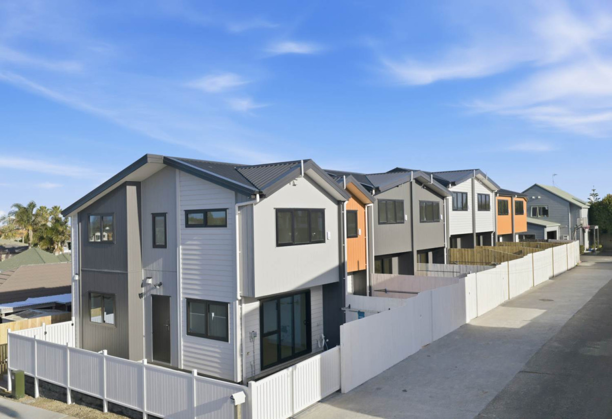 10-Years Master Builder Warranty, Brandnew 1 bed + Flxi room 1 bath townhouse, Walk to restaurants, bus stops, train stations, and supermarkets, 0.7 km to Stanhope Road School, 3/12 Lunn Avenue, Mt Wellington, Auckland