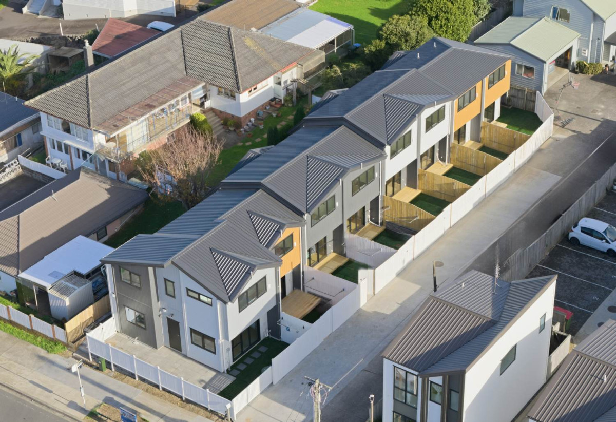10-Years Master Builder Warranty, Brandnew 1 bed + Flxi room 1 bath townhouse, Walk to restaurants, bus stops, train stations, and supermarkets, 0.7 km to Stanhope Road School, 3/12 Lunn Avenue, Mt Wellington, Auckland