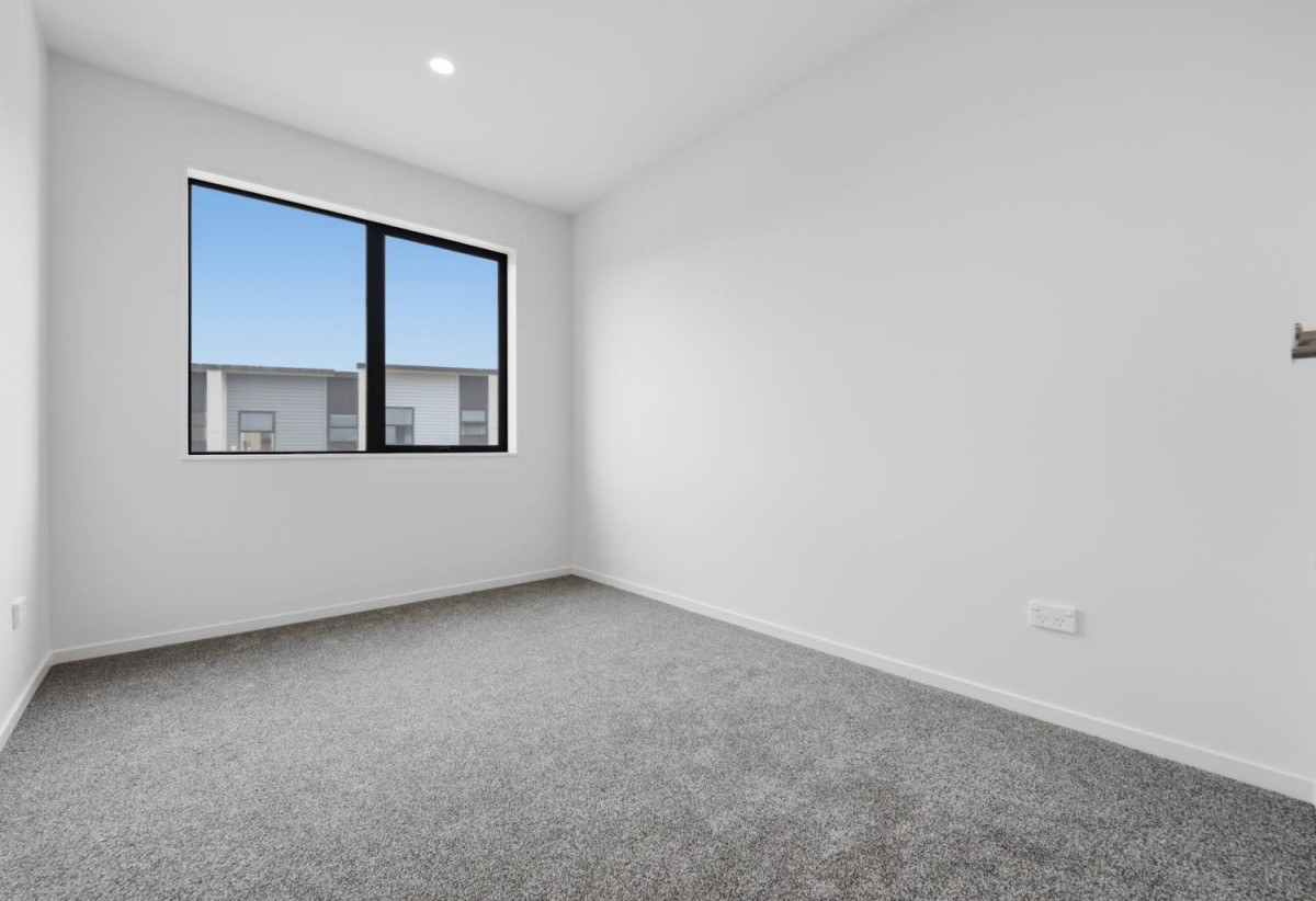 Brandnew freehold 3 beds 2.5 baths home with car park, Walking distance to Glen Innes Train Station, town centre, 0.4 km to Glen Innes School, 0.7 km to Tamaki College, 0.9 km to Glen Taylor School, 15/48 Epping Street, Glen Innes, Auckland