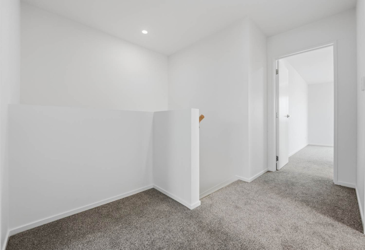 Brandnew freehold 3 beds 2.5 baths home with car park, Walking distance to Glen Innes Train Station, town centre, 0.4 km to Glen Innes School, 0.7 km to Tamaki College, 0.9 km to Glen Taylor School, 15/48 Epping Street, Glen Innes, Auckland
