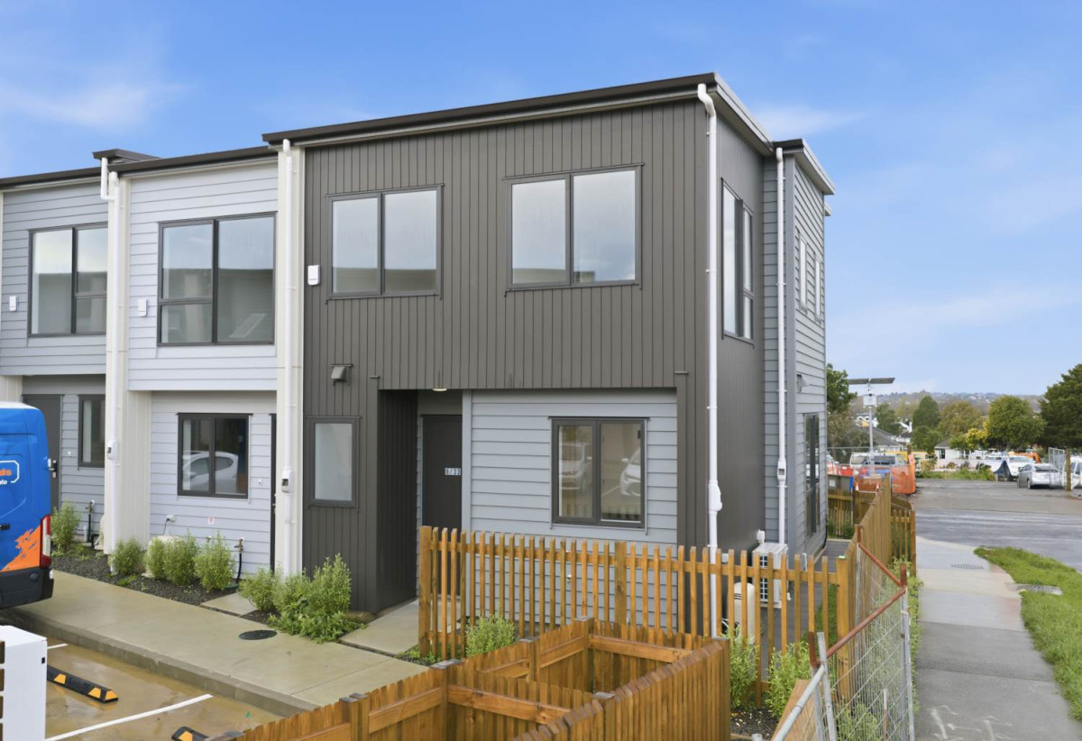 Brandnew freehold 3 beds 2.5 baths home with car park, Walking distance to Glen Innes Train Station, town centre, 0.4 km to Glen Innes School, 0.7 km to Tamaki College, 0.9 km to Glen Taylor School, 15/48 Epping Street, Glen Innes, Auckland