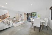 Double Grammar school zone, Standalone 3 beds + study room 2 baths home with double garage on 1/3 share of 1,510m², 1 km to Royal Oak School, 2.8 km to Epsom Girls’ Grammar School, 3.5 km to Auckland Grammar, 3/19A Selwyn Road, Epsom, Auckland