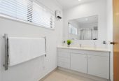 Double Grammar school zone, Standalone 3 beds + study room 2 baths home with double garage on 1/3 share of 1,510m², 1 km to Royal Oak School, 2.8 km to Epsom Girls’ Grammar School, 3.5 km to Auckland Grammar, 3/19A Selwyn Road, Epsom, Auckland