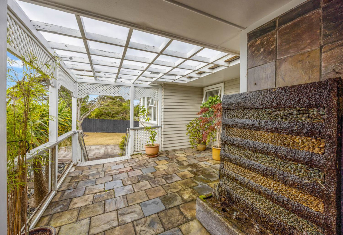 MORTGAGEE SALE, 1012m2 section, 4 beds 1 bath house with double garage, road frontage section zoned Terrace Housing and Apartment Building. close to the train station, bus routes, supermarkets, and shopping centre, 0.8 km to Glen Eden School and Kelston Girls’ College, 1A Pleasant Road, Glen Eden, Auckland