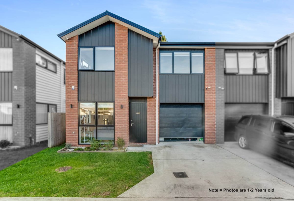 3beds 2.5 baths home with garage, close to schools, town centre, motorway access, 139B Old Wairoa Road, Papakura, Auckland