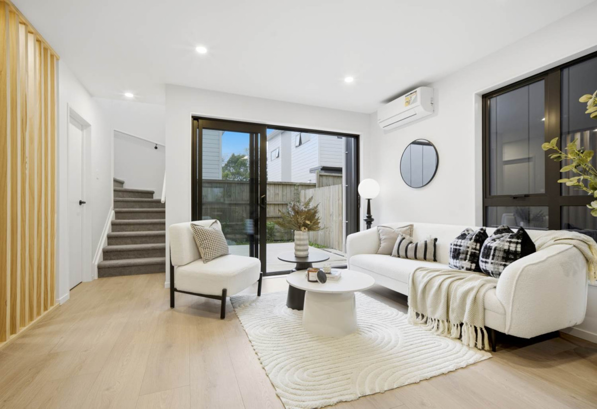 10-Year Stamford Warranty, Brandnew standalone 3 beds 2.5 baths home with garage, close to beach waterfront reserve, walking tracks, Beach Haven Village, 0.5 km to Beach Haven School, 1.3 km to Birkdale Intermediate School, 10E Neptune Avenue, Beach Haven, Auckland