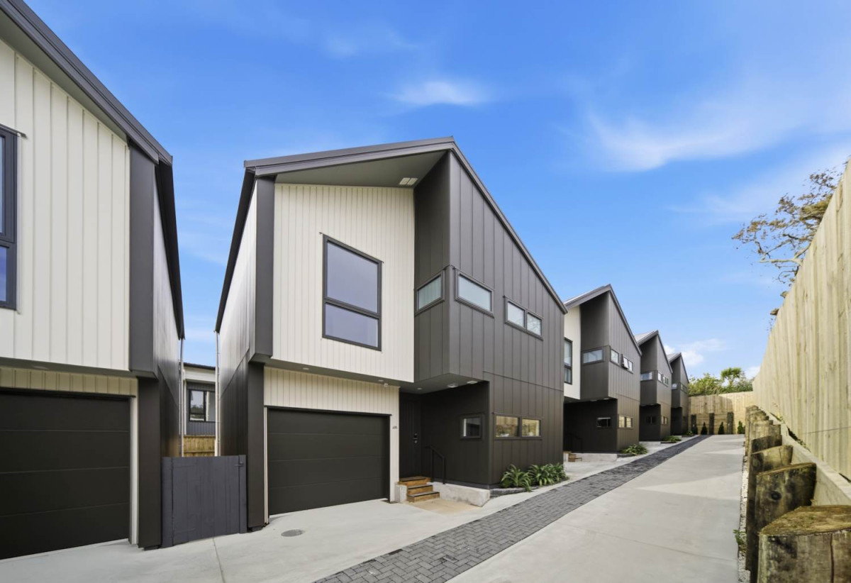 10-Year Stamford Warranty, Brandnew standalone 3 beds 2.5 baths home with garage, close to beach waterfront reserve, walking tracks, Beach Haven Village, 0.5 km to Beach Haven School, 1.3 km to Birkdale Intermediate School, 10E Neptune Avenue, Beach Haven, Auckland