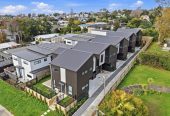 10-Year Stamford Warranty, Brandnew standalone 3 beds 2.5 baths home with garage, close to beach waterfront reserve, walking tracks, Beach Haven Village, 0.5 km to Beach Haven School, 1.3 km to Birkdale Intermediate School, 10E Neptune Avenue, Beach Haven, Auckland