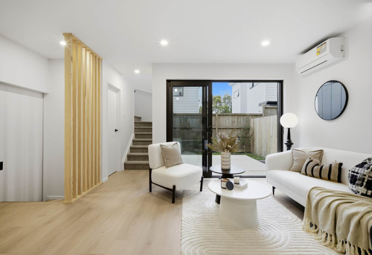 10-Year Stamford Warranty, Brandnew standalone 3 beds 2.5 baths home with garage, close to beach waterfront reserve, walking tracks, Beach Haven Village, 0.5 km to Beach Haven School, 1.3 km to Birkdale Intermediate School, 10E Neptune Avenue, Beach Haven, Auckland