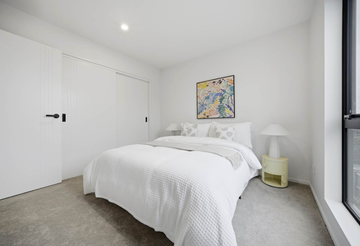 10-Year Stamford Warranty, Brandnew standalone 3 beds 2.5 baths home with garage, close to beach waterfront reserve, walking tracks, Beach Haven Village, 0.5 km to Beach Haven School, 1.3 km to Birkdale Intermediate School, 10E Neptune Avenue, Beach Haven, Auckland