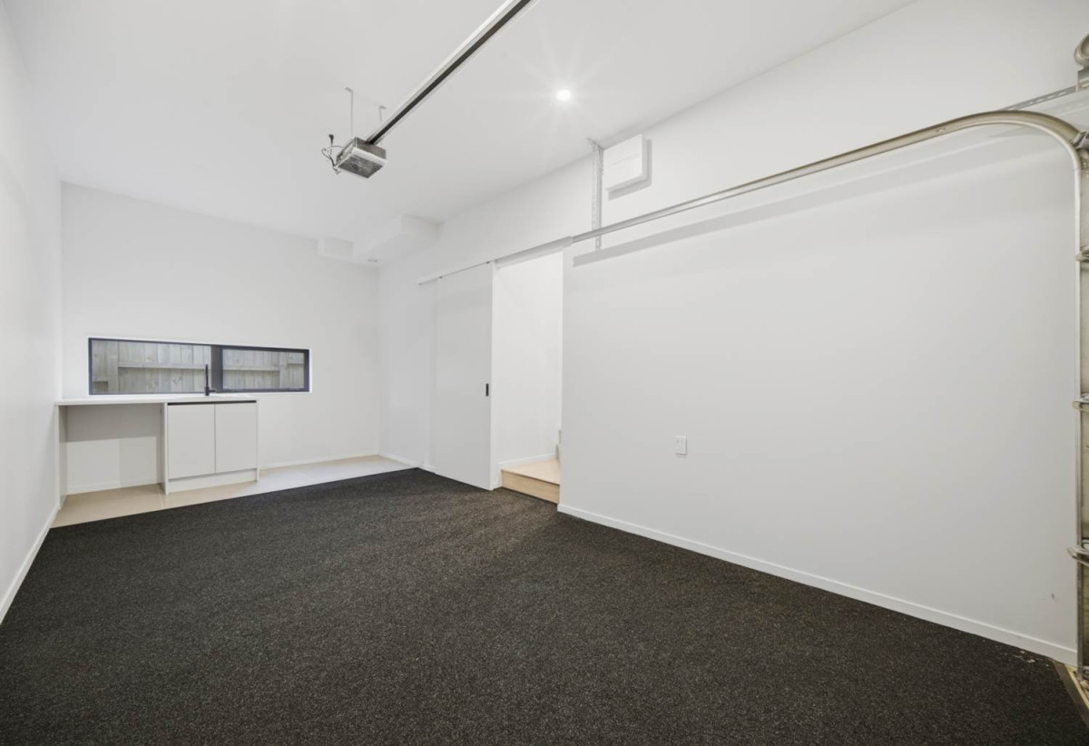 10-Year Stamford Warranty, Brandnew standalone 3 beds 2.5 baths home with garage, close to beach waterfront reserve, walking tracks, Beach Haven Village, 0.5 km to Beach Haven School, 1.3 km to Birkdale Intermediate School, 10E Neptune Avenue, Beach Haven, Auckland