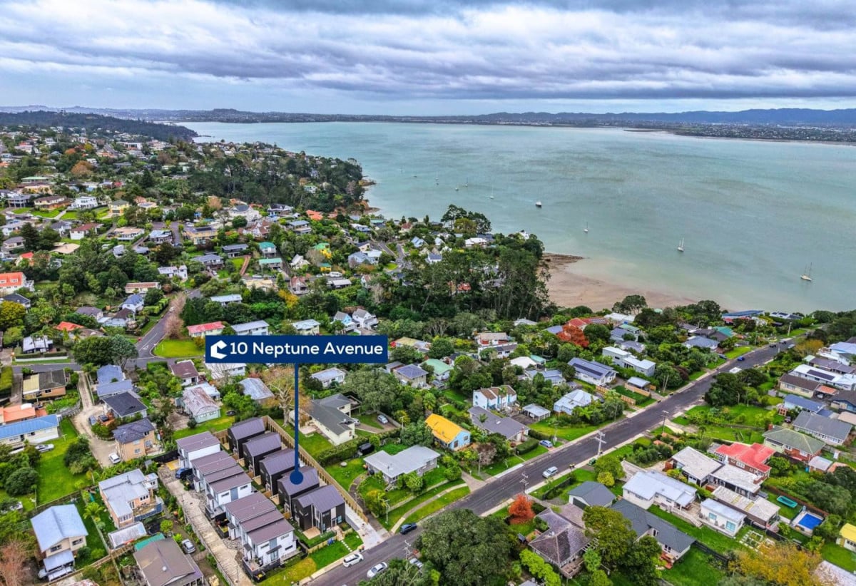 10-Year Stamford Warranty, Brandnew standalone 3 beds 2.5 baths home with garage, close to beach waterfront reserve, walking tracks, Beach Haven Village, 0.5 km to Beach Haven School, 1.3 km to Birkdale Intermediate School, 10E Neptune Avenue, Beach Haven, Auckland