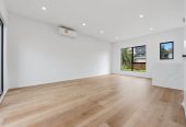 Brandnew 4 beds 2.5 baths home with garage, close to Lynn Mall, schools, 1 km to Fruitvale Road School, 2/5 Arawa Street, New Lynn, Auckland
