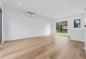 Brandnew 4 beds 2.5 baths home with garage, close to Lynn Mall, schools, 1 km to Fruitvale Road School, 4/5 Arawa Street, New Lynn, Auckland