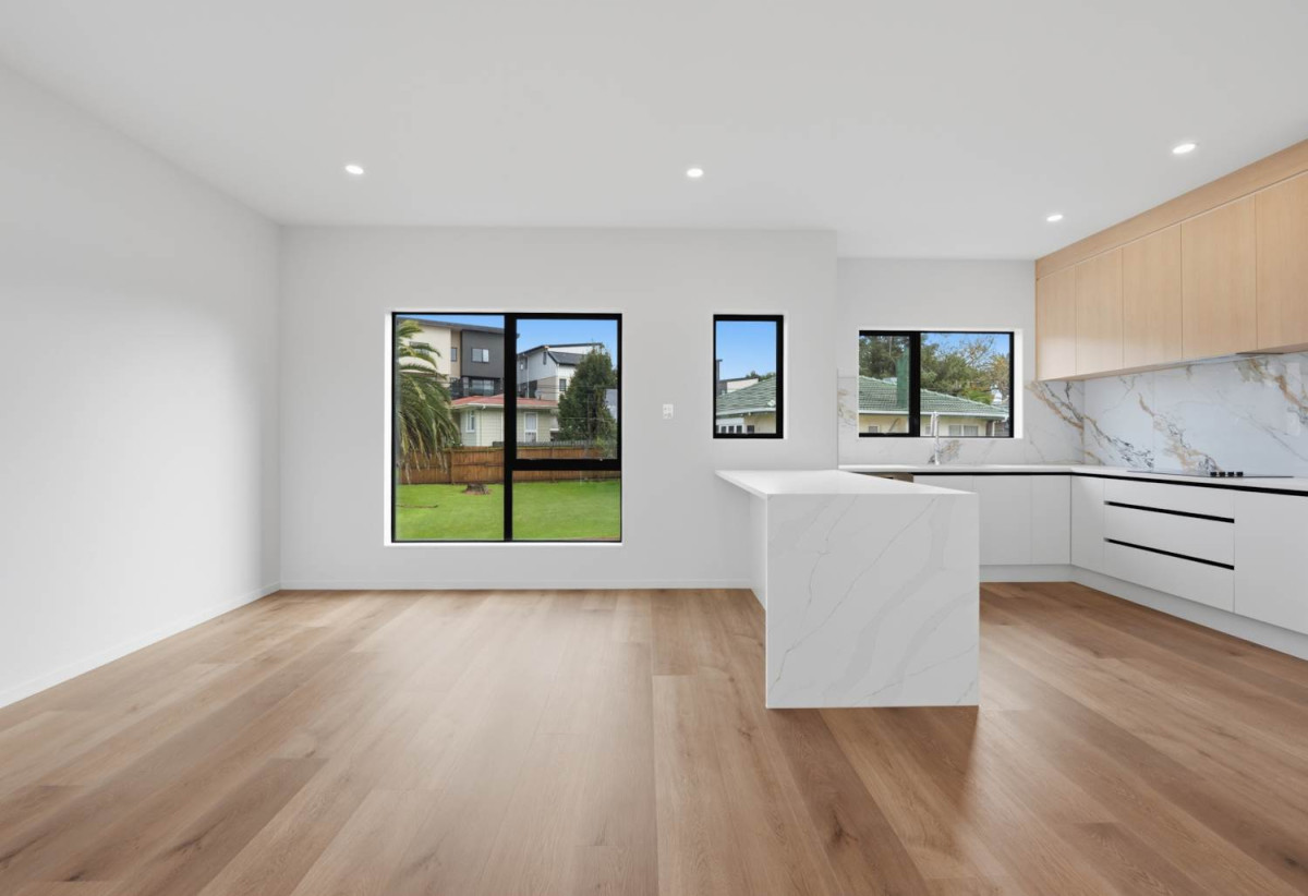 Brandnew 4 beds 2.5 baths home with garage, close to Lynn Mall, schools, 1 km to Fruitvale Road School, 5/5 Arawa Street, New Lynn, Auckland
