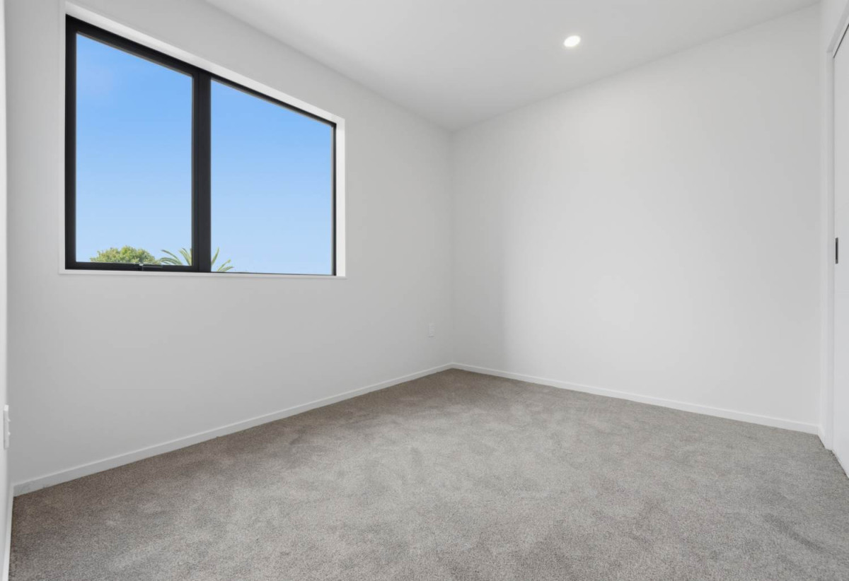 Brandnew 4 beds 2.5 baths home with garage, close to Lynn Mall, schools, 1 km to Fruitvale Road School, 4/5 Arawa Street, New Lynn, Auckland