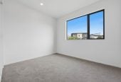 Brandnew 4 beds 2.5 baths home with garage, close to Lynn Mall, schools, 1 km to Fruitvale Road School, 5/5 Arawa Street, New Lynn, Auckland