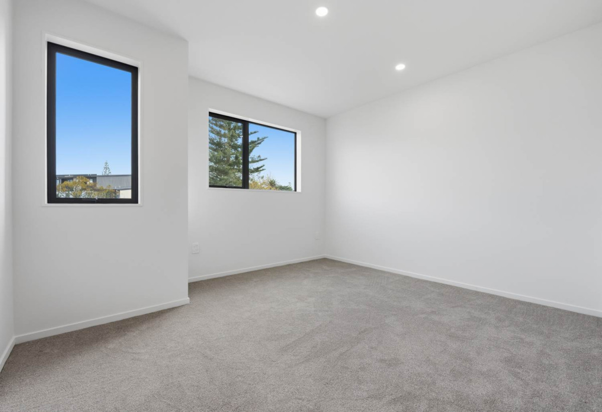 Brandnew 4 beds 2.5 baths home with garage, close to Lynn Mall, schools, 1 km to Fruitvale Road School, 4/5 Arawa Street, New Lynn, Auckland