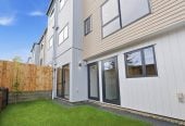 Brandnew 4 beds 2.5 baths home with garage, close to Lynn Mall, schools, 1 km to Fruitvale Road School, 4/5 Arawa Street, New Lynn, Auckland
